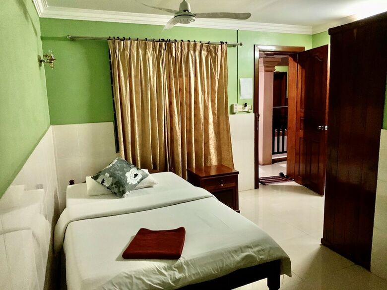 Hotel Jasmine Lodge
