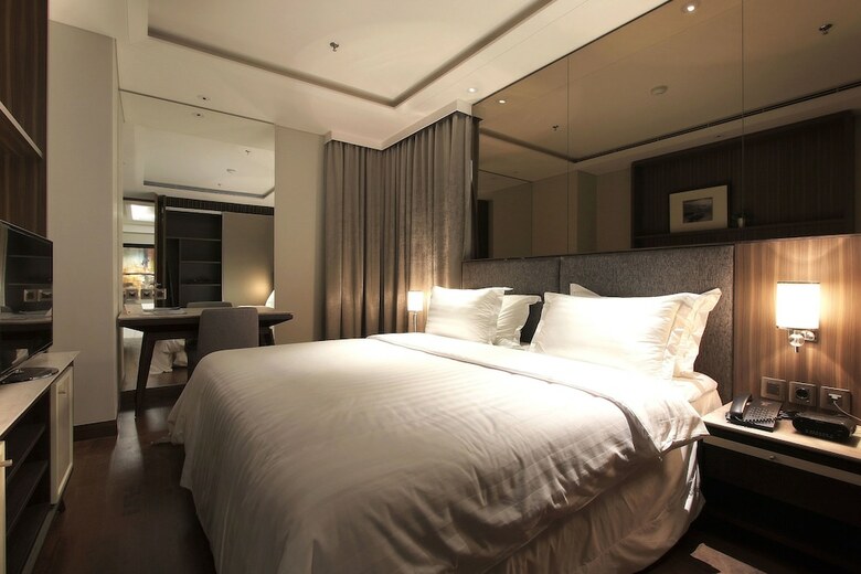 Aparthotel Ascott Waterplace Surabaya