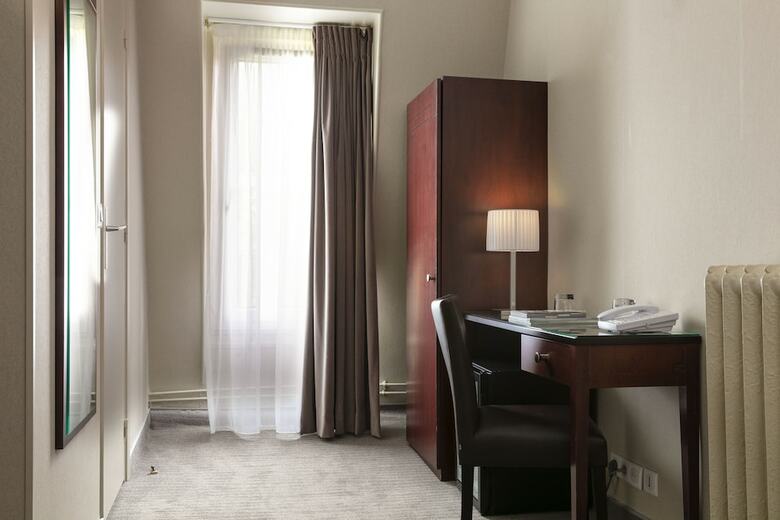 Hotel H�tel Saint Cyr Etoile