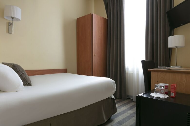 Hotel H�tel Saint Cyr Etoile