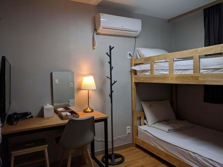 Hostal Backpackers In Yeosu - Hostel