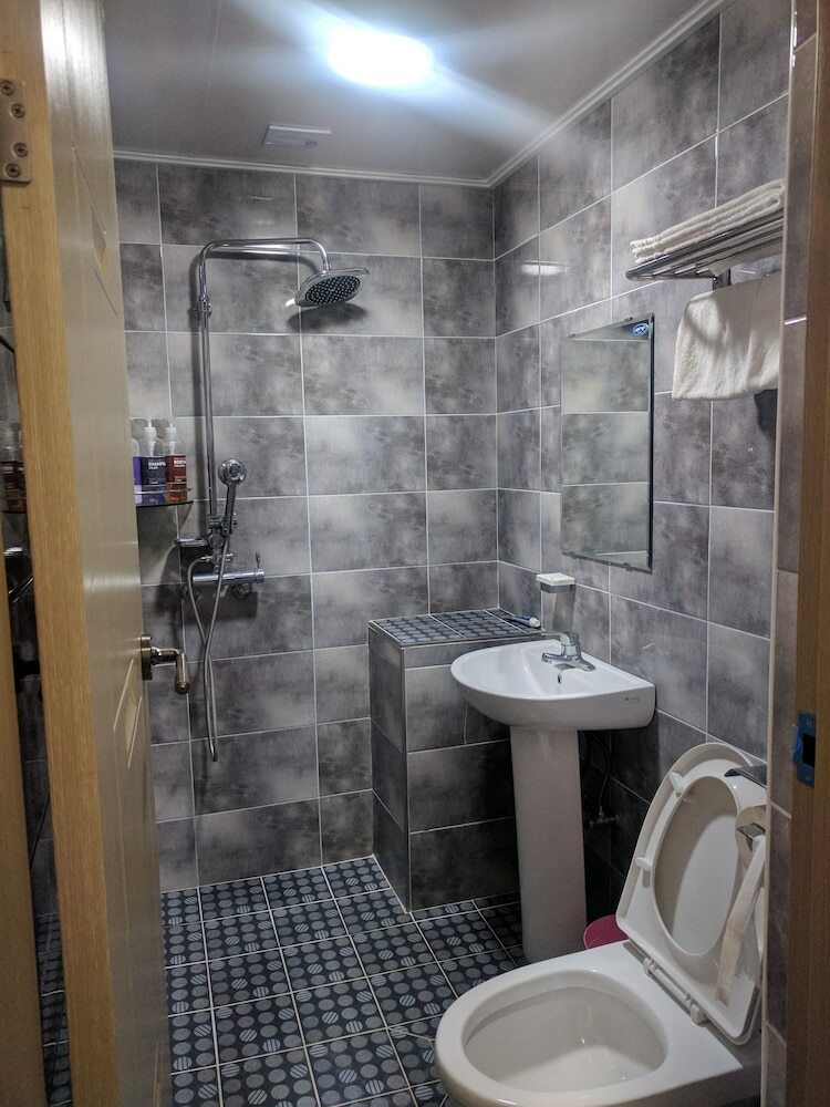 Hostal Backpackers In Yeosu - Hostel