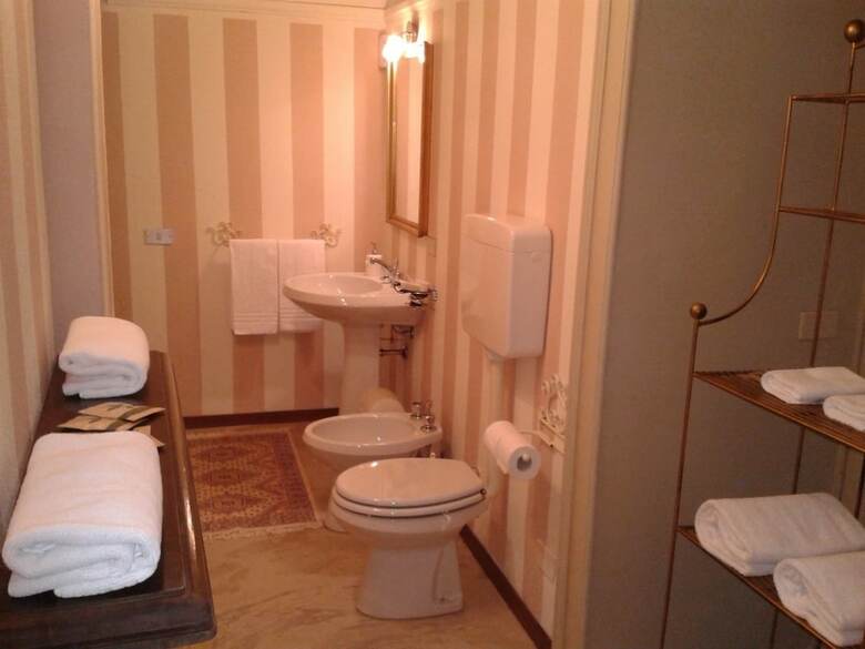 Antica Dimora B&B In Historic Residence