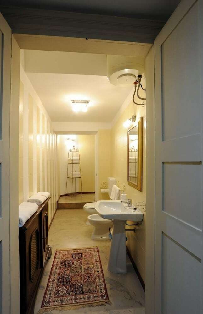 Antica Dimora B&B In Historic Residence
