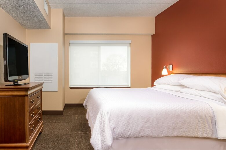 Hotel Four Points By Sheraton Louisville Airport