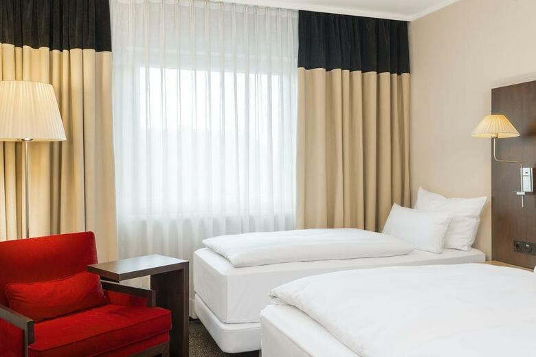 Hotel NH D�sseldorf City-nord