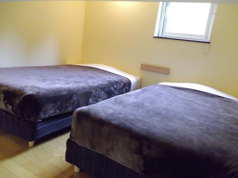 Pension Caf� + Inn That Sounds Good!