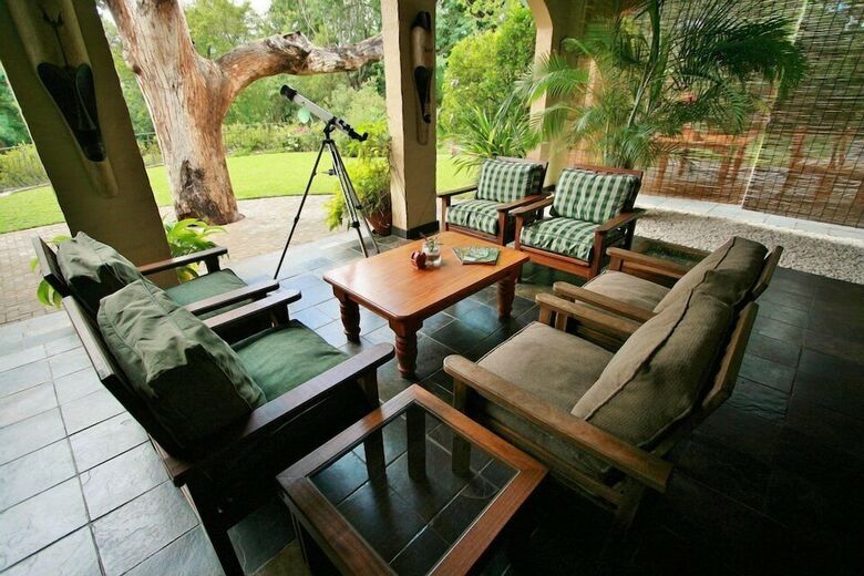 Hotel Laughing Waters Guest House
