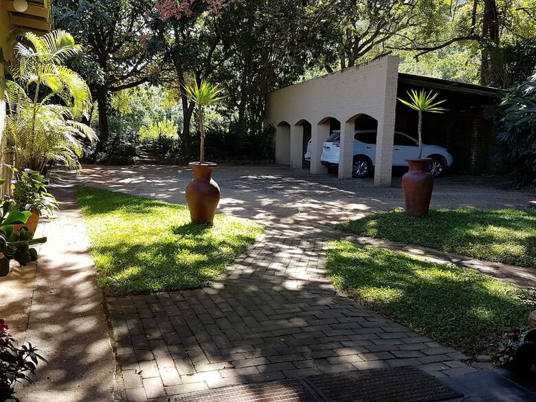 Hotel Laughing Waters Guest House