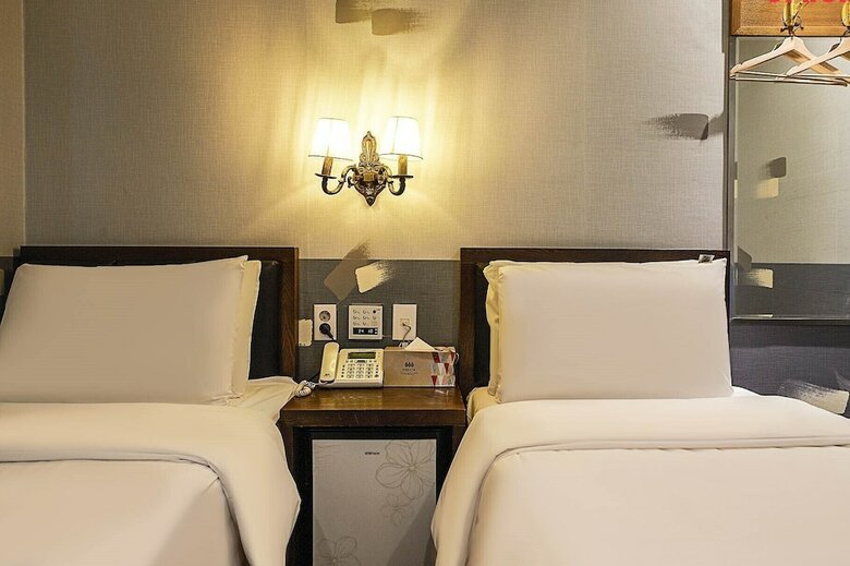 Friendly Dh Naissance Hotel By Mindrum Group