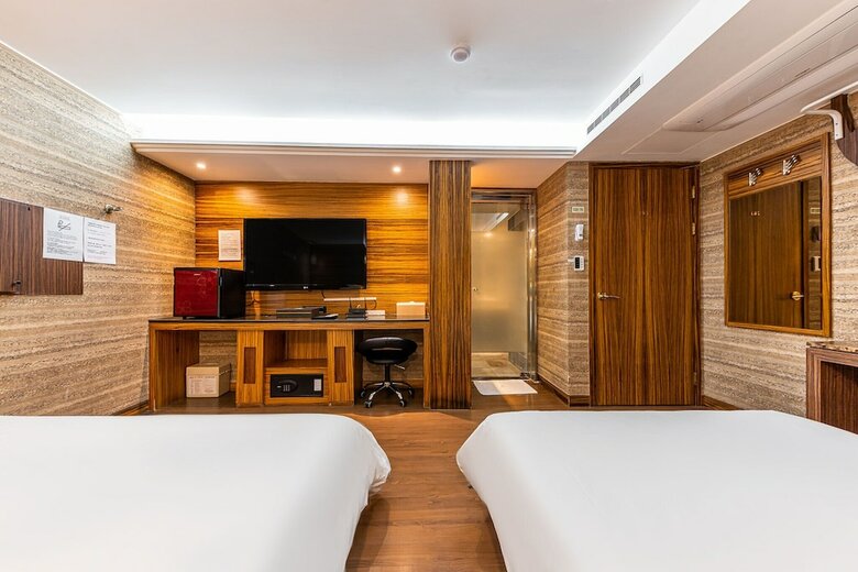 Friendly Dh Naissance Hotel By Mindrum Group