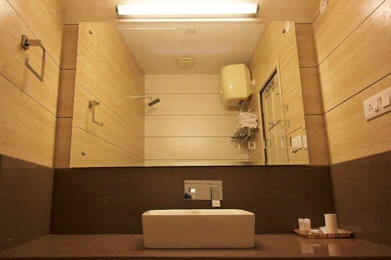 Hotel Asian Plaza Dharamshala