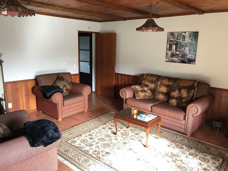 Chartre' Manor Bed & Breakfast