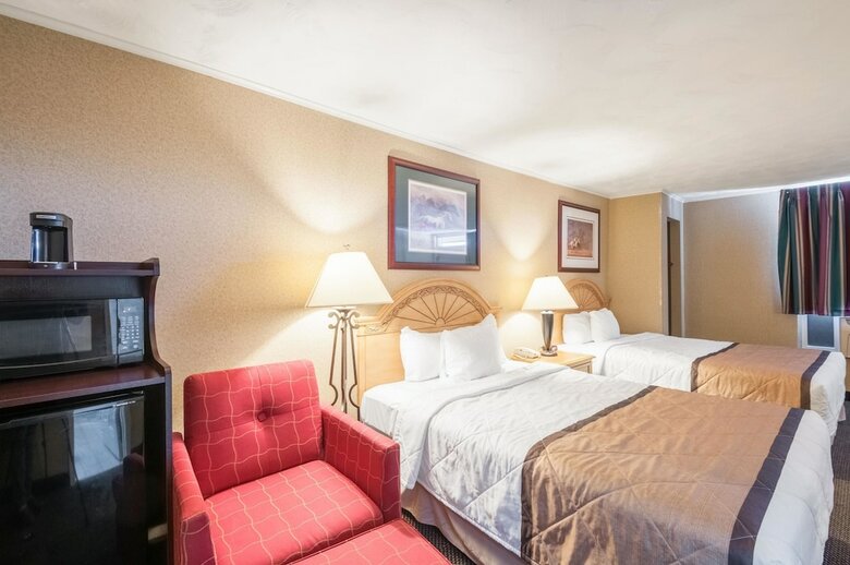 Motel Rodeway Inn & Suites
