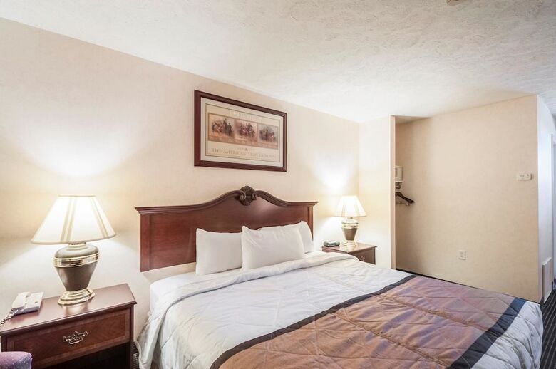 Motel Rodeway Inn & Suites