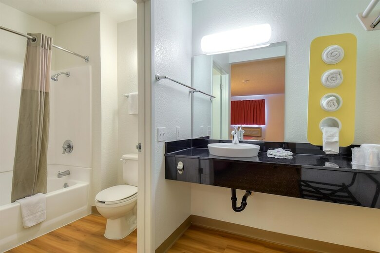 Motel 6 Harbor City, Ca - Los Angeles