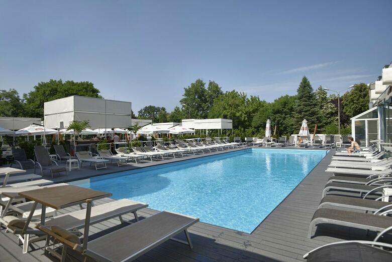 Hotel North Star Continental Resort
