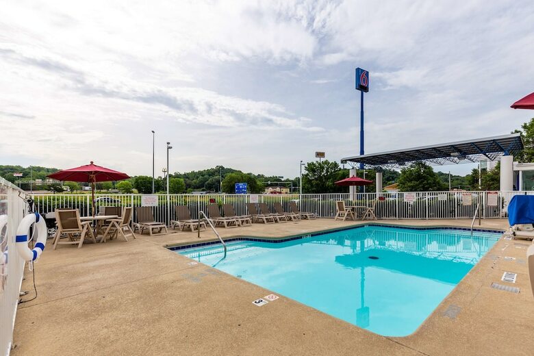 Motel 6 Caseyville, Il - Caseyville Il