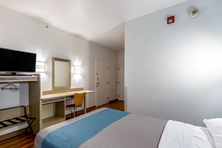 Motel 6 Caseyville, Il - Caseyville Il