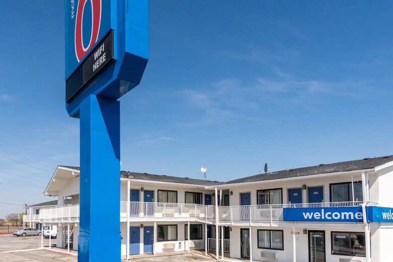 Motel 6 Fort Worth, Tx - North