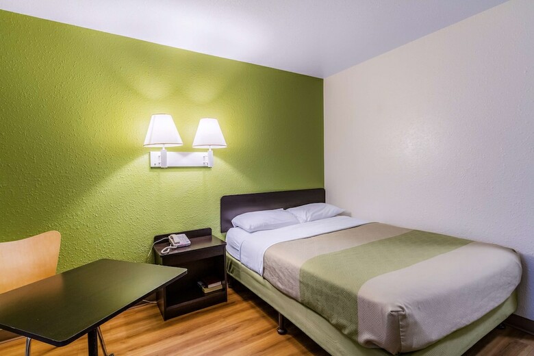 Motel 6 Green Bay