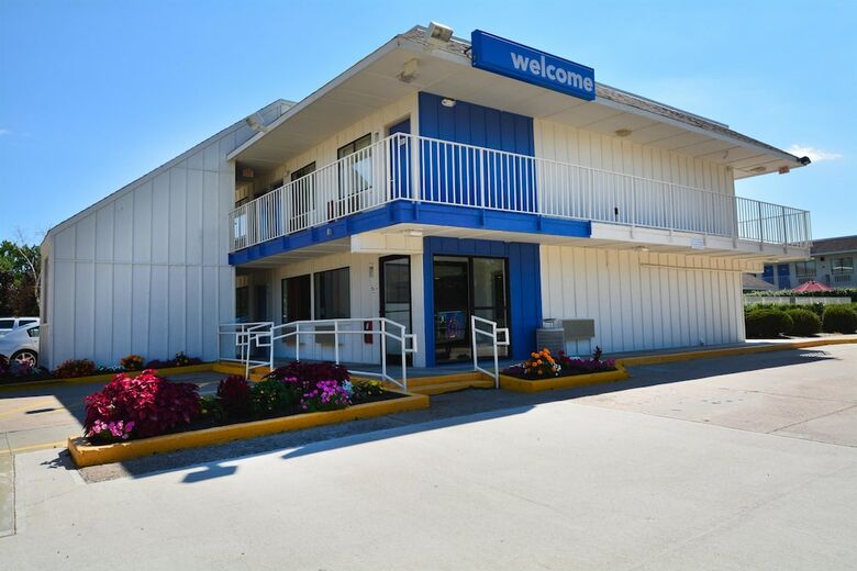 Motel 6 Windsor Locks, Ct - Hartford
