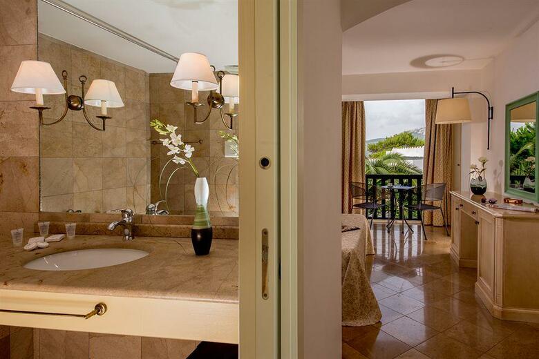 El Faro Hotel & Spa