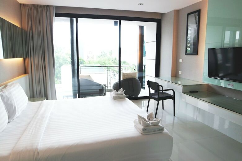 Hotel Serenotel Pattaya Beach Front
