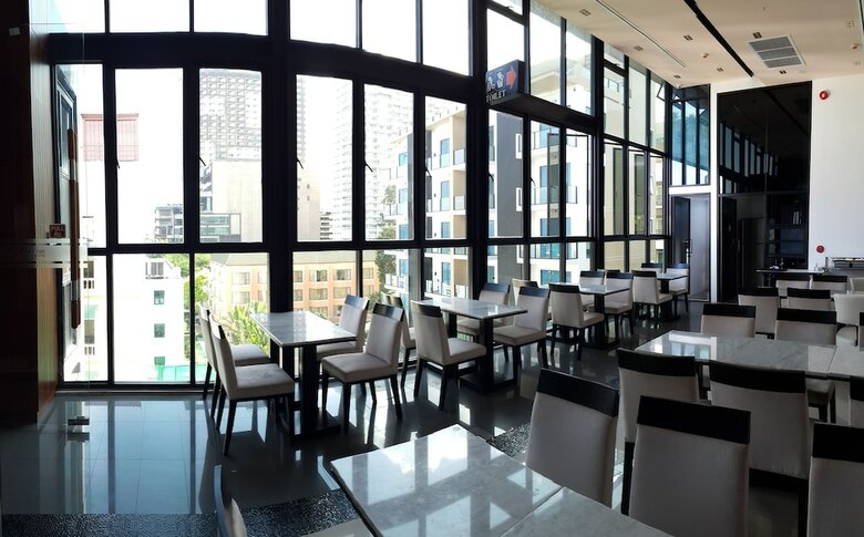 Hotel Serenotel Pattaya Beach Front