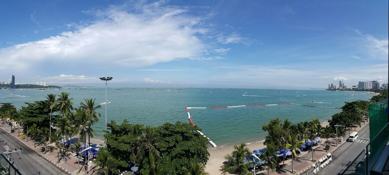 Hotel Serenotel Pattaya Beach Front