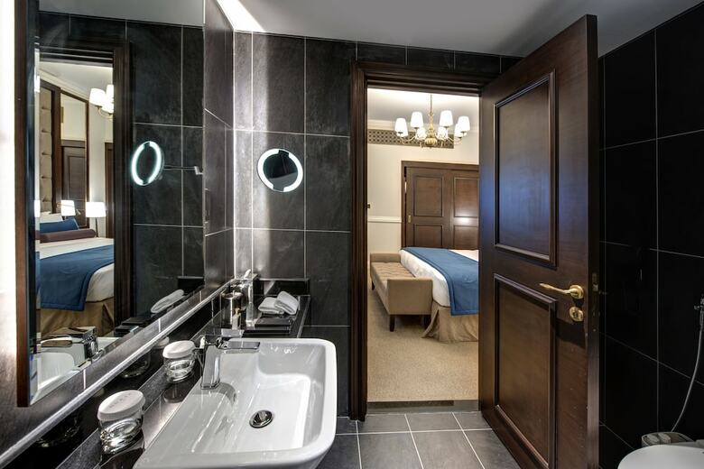 Dukes The Palm, A Royal Hideaway Hotel