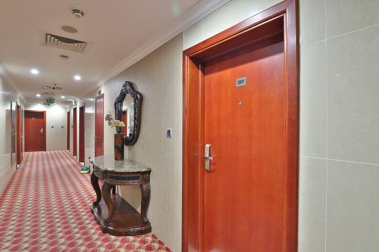 Oyo 101 Click Hotel
