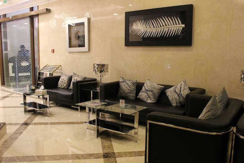 Montreal Naif Hotel