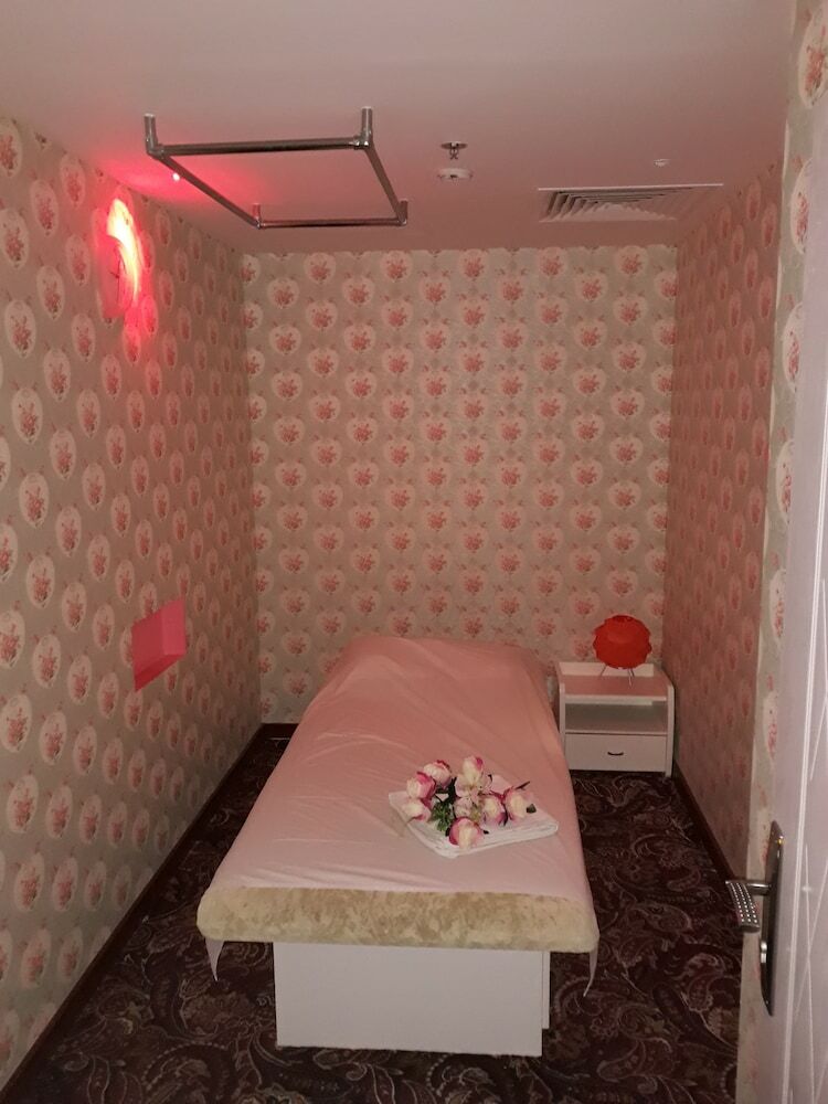 Montreal Naif Hotel