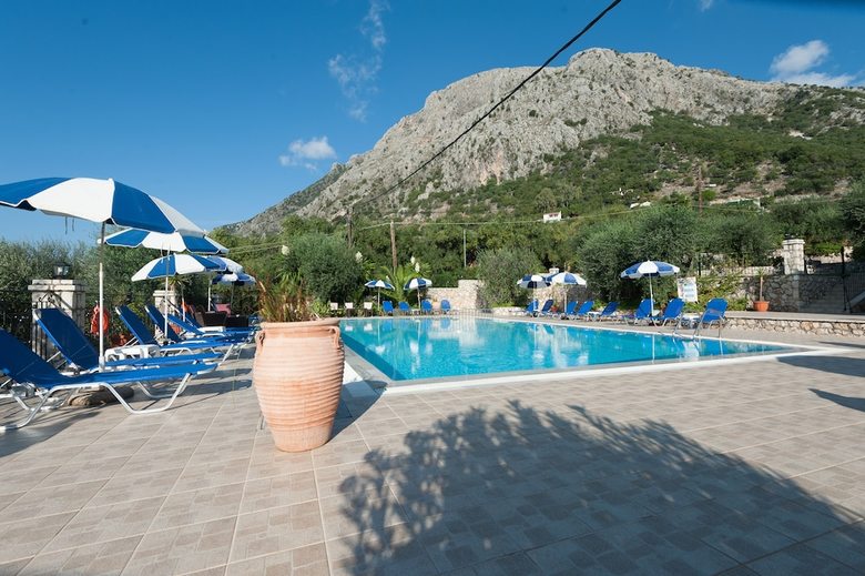 Aparthotel Crystal Blue Apartments