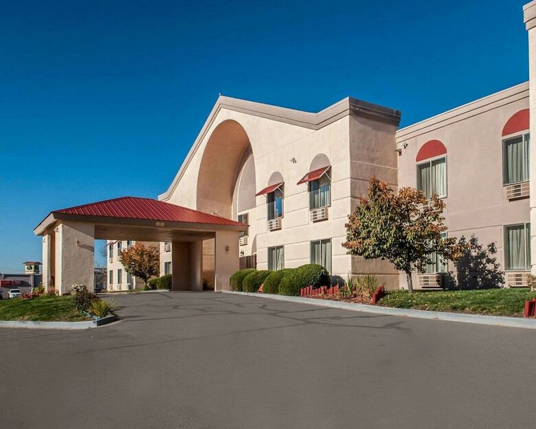 Hotel Quality Inn & Suites