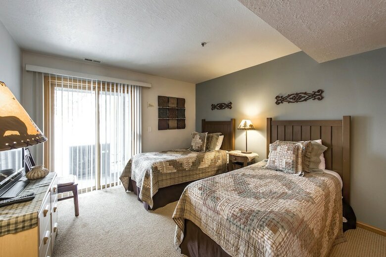 All Seasons Condominiums By All Seasons Resort Lodging