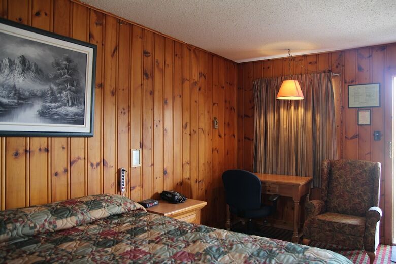 Motel Knights Inn Colonial Fireside Inn