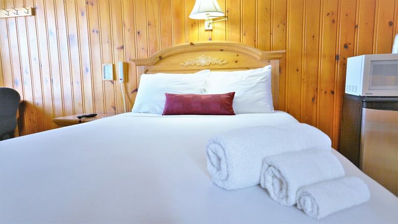 Motel Knights Inn Colonial Fireside Inn