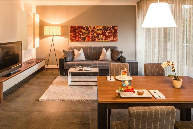 Hidalgo Suites & Restaurant