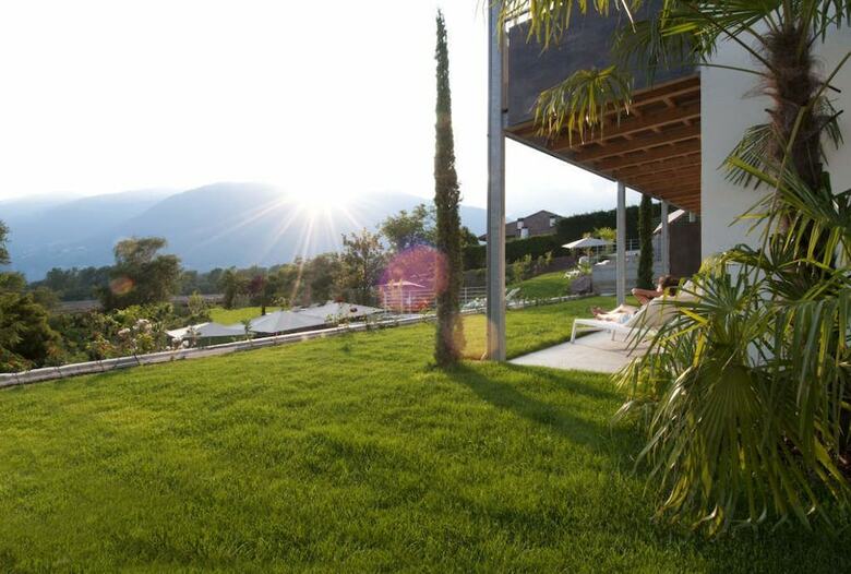 Hidalgo Suites & Restaurant