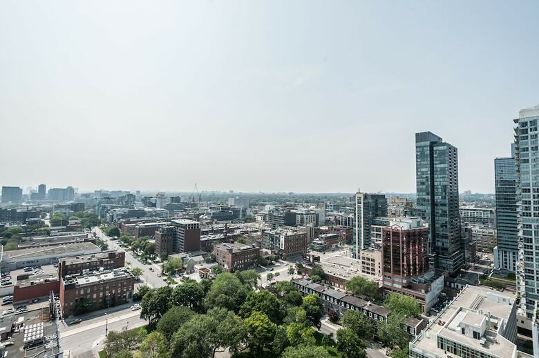 Life Suites - Front And Spadina