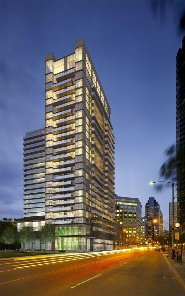 Life Suites - Front And Spadina