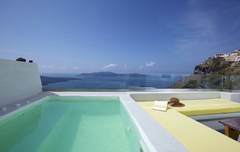 Hotel Caldera Edge Suites
