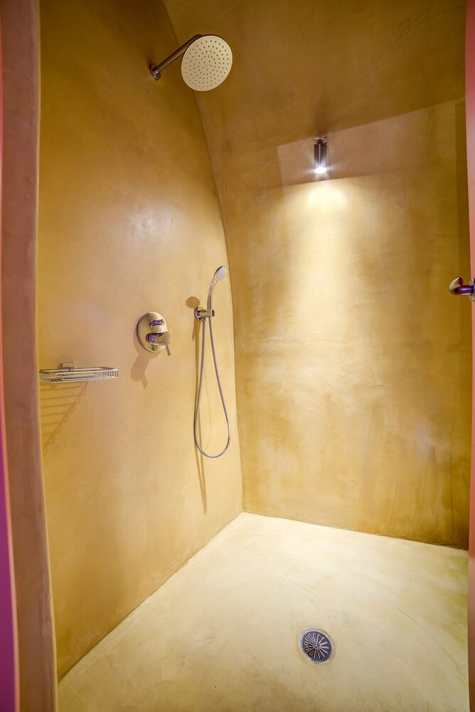 Hotel Caldera Edge Suites
