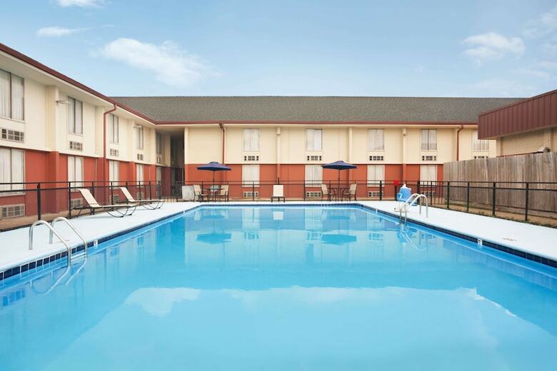 Hotel Baymont By Wyndham Little Rock