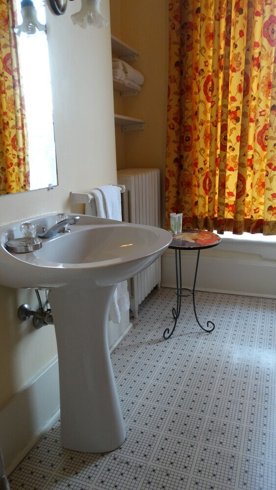 Bed & Breakfast Hochelaga Inn
