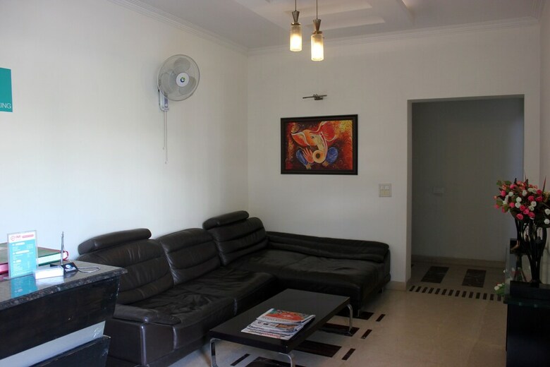 Hotel Oyo Rooms 074 Cyber City