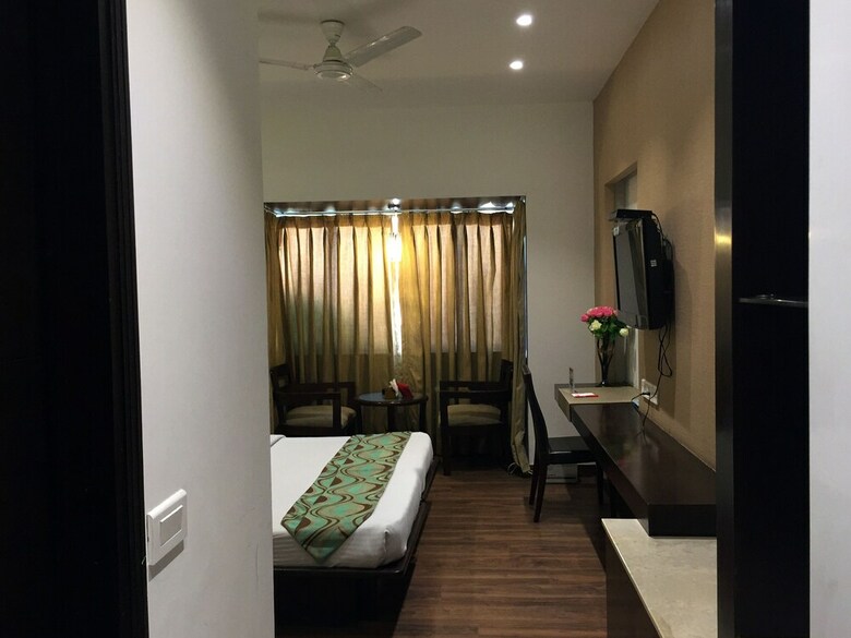 Hotel Oyo Rooms 074 Cyber City