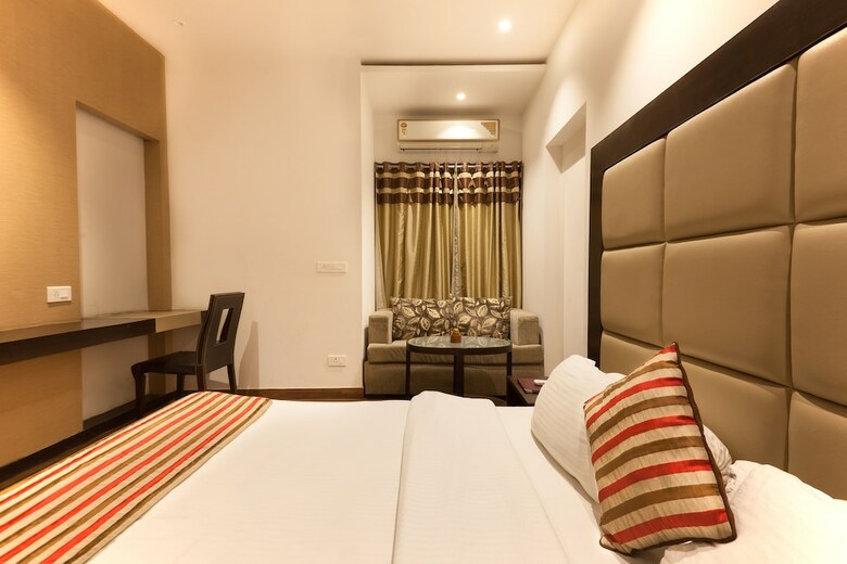Hotel Oyo Rooms 074 Cyber City